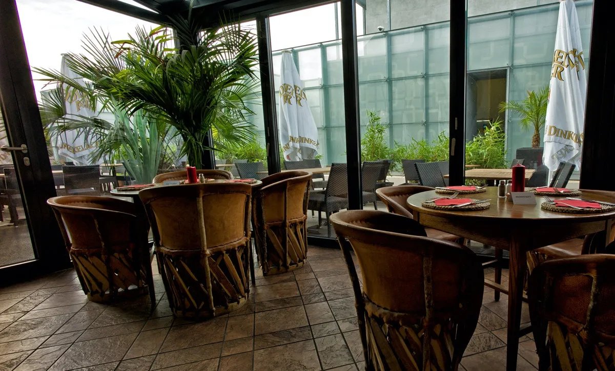 Wintergarten mit Palmen